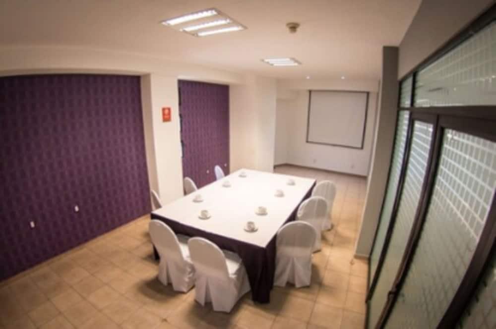 Hotel Real Azteca Boulevard León Exteriör bild